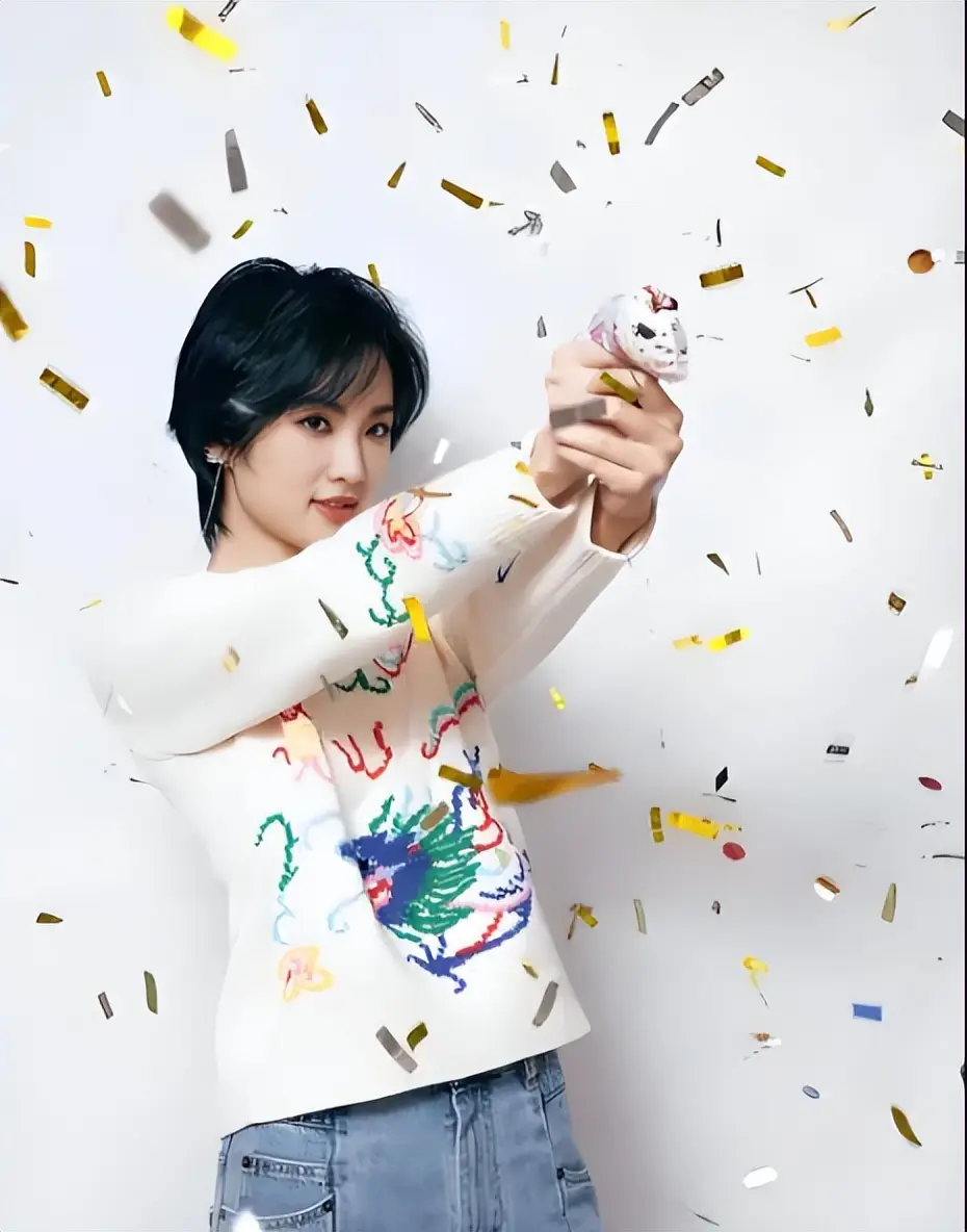 娱乐圈女著名演员潜规则_韩国女明星潜规则图_关晓彤演艺之路